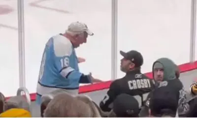 Pittsburgh Penguins fan steals puck