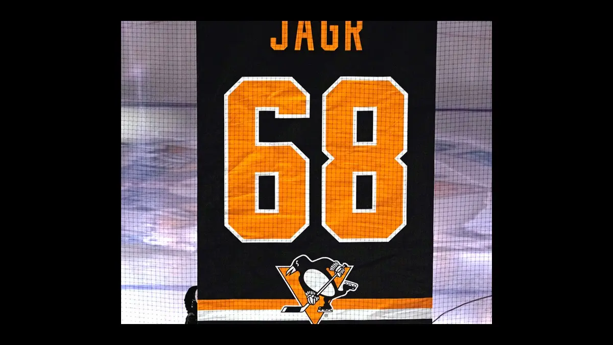 Pittbsurgh Penguins, Jaromir Jagr banner. NHL trade rumors