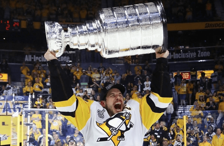 Pittsburgh Penguins Stanley Cup Odds: Sidney Crosby Holds Stanley Cup