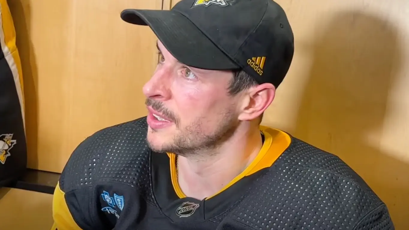 Pittsburgh Penguins game, Sidney Crosby in Pens locker room