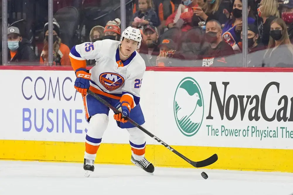 Penguins Sign Former Islanders Defenseman Aho