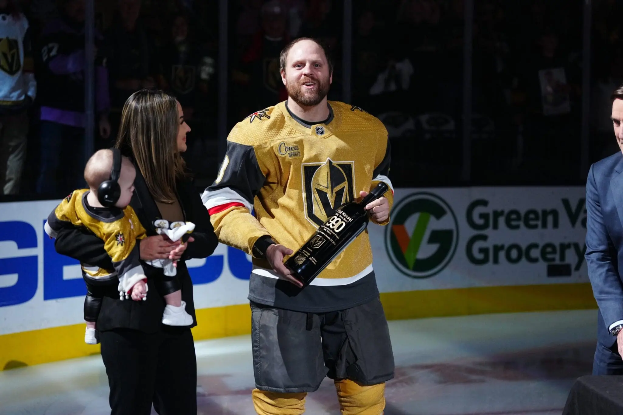 Pittsburgh Penguins win, Phil Kessel honored, NHL trade talk