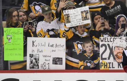 Pittsburgh Penguins score vs. Arizona Coyotes