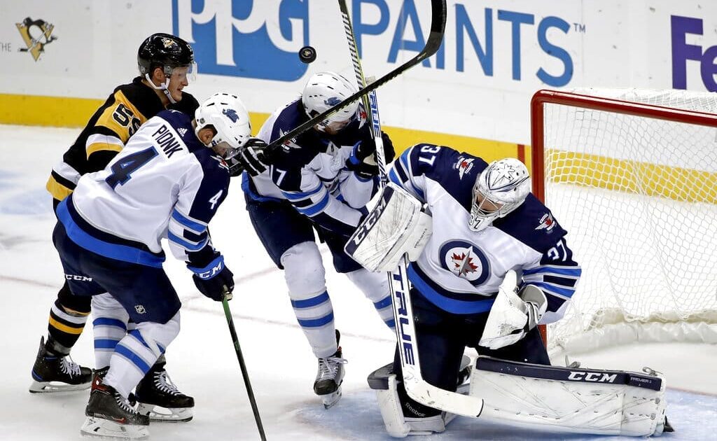 Pittsburgh Penguins, NHL trade, connor hellebuyck