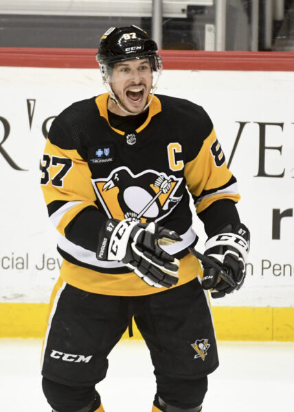 Pittsburgh Penguins, Penguins playoff race, Sidney Crosby celebrates comeback win