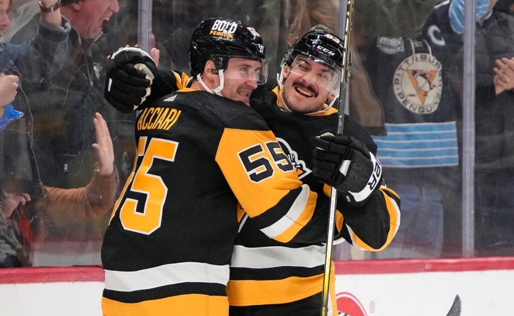 Pittsburgh Penguins game analysis, Noel Acciari, Matt Nieto celebrate