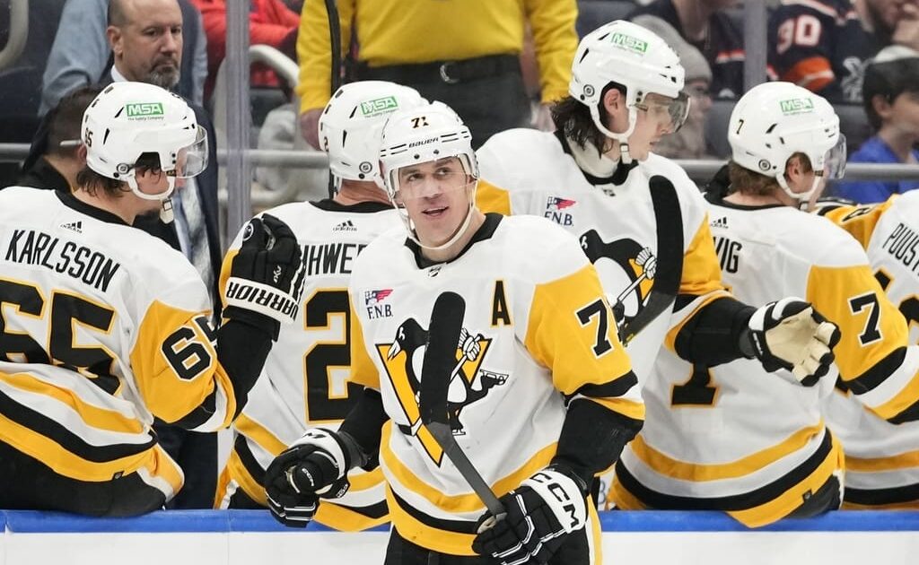 Pittsburgh Penguins Islanders Hockey, Evgeni Malkin scores. Kris Letang Makes History. NHL Trade rumors, & news