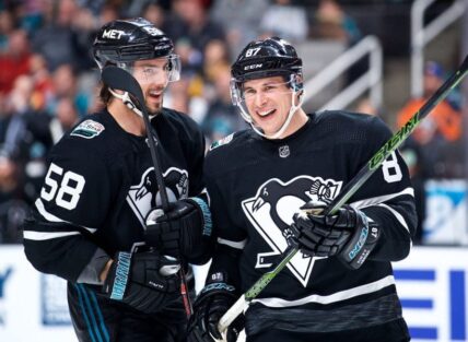 Kris Letang (left) and Sidney Crosby (right)