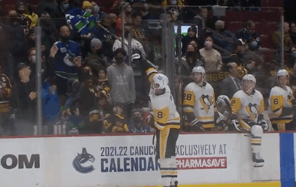 Pittsburgh Penguins, Brian Dumoulin, Vancouver Canucks