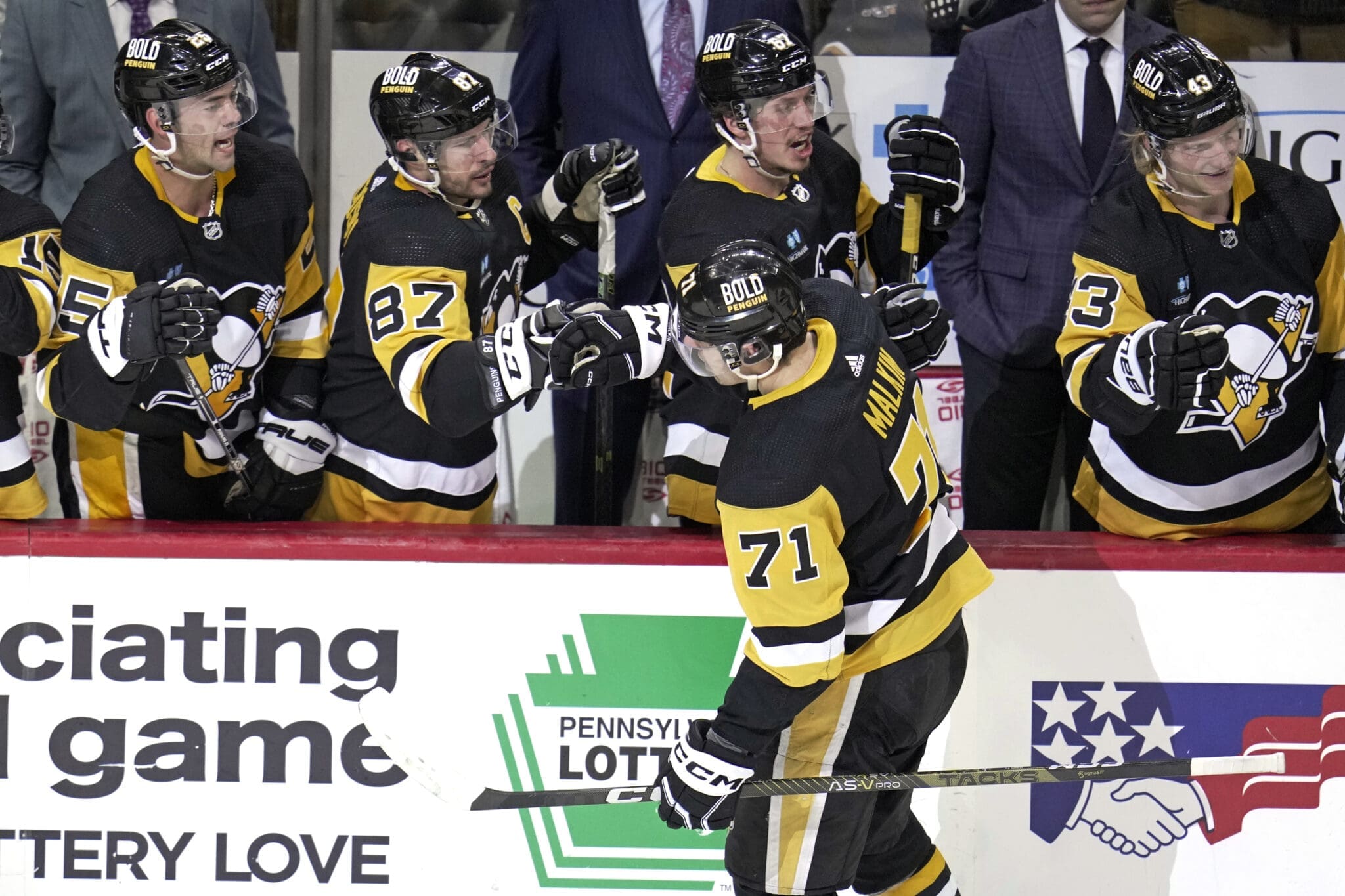Penguins facing hard times after spirited loss in Winter Classic