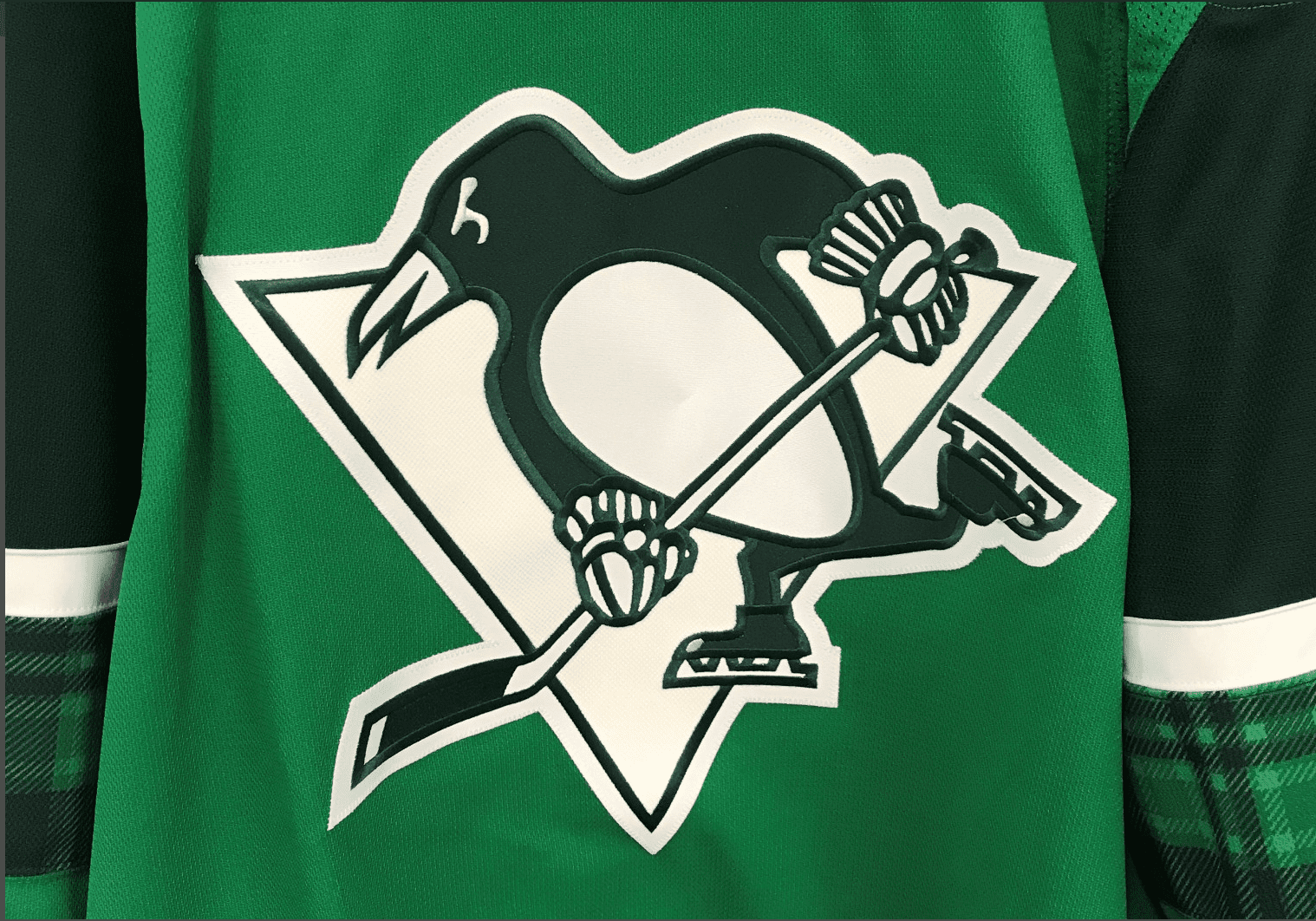 Pittsburg Penguins St Patrick's Day jersey  Pittsburgh penguins hockey,  Hockey pictures, Penguins hockey