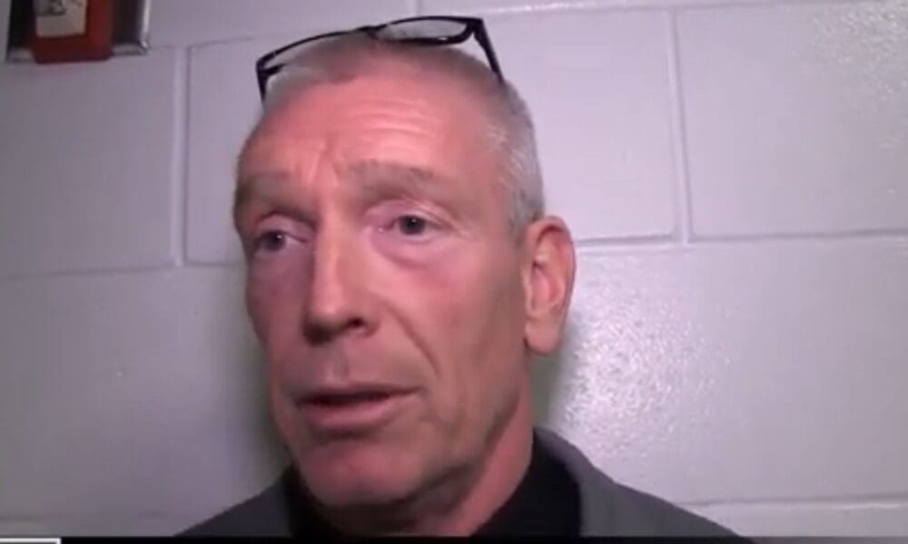 Pittsburgh Penguins assistant Mike Stothers